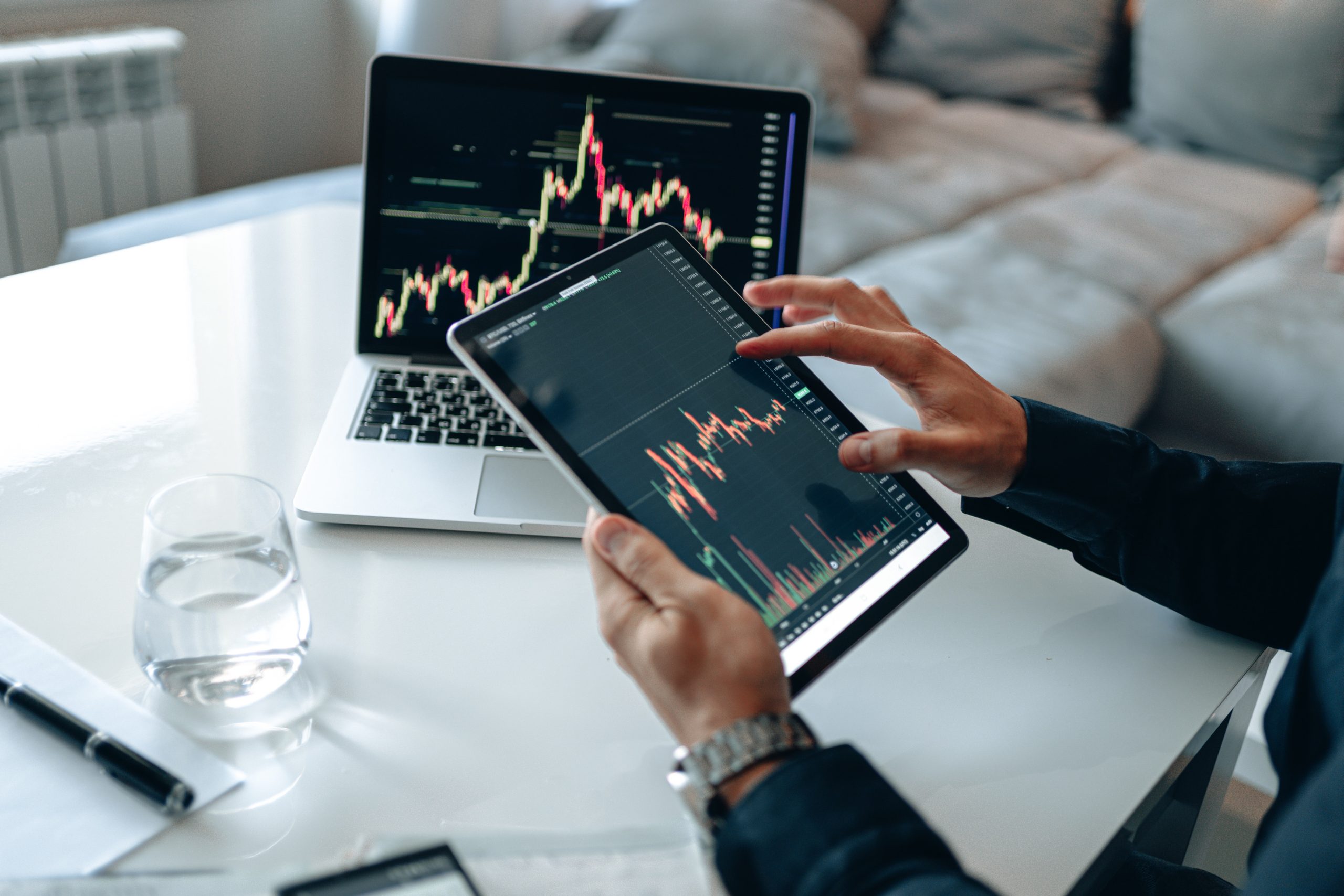 analyzing chart patterns in stock market